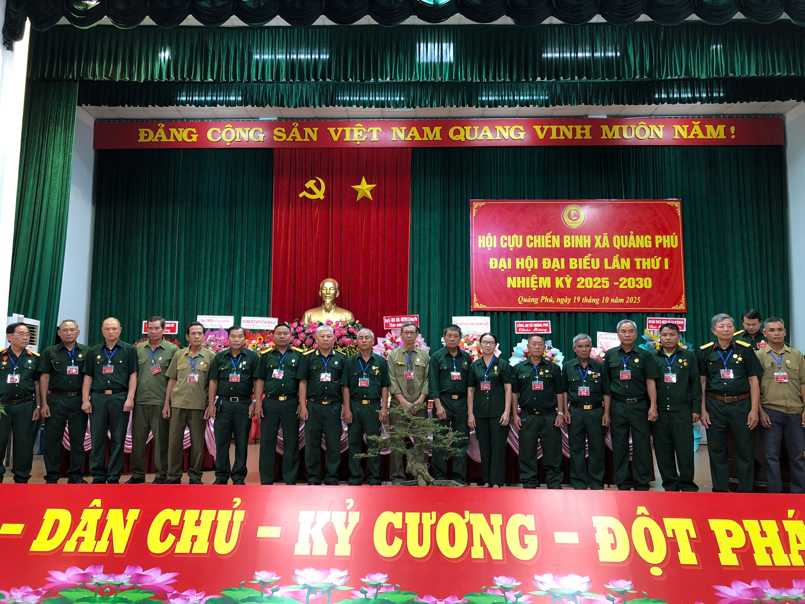 ra mat ban chap hanh